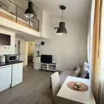 Downtown Apartment *