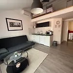 Downtown Apartment *