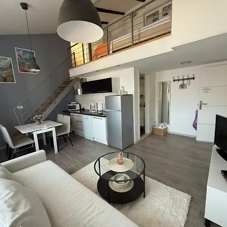 Apartment Downtown *