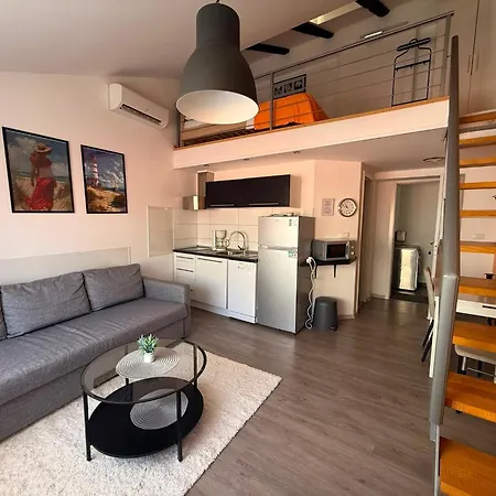Downtown Apartment *