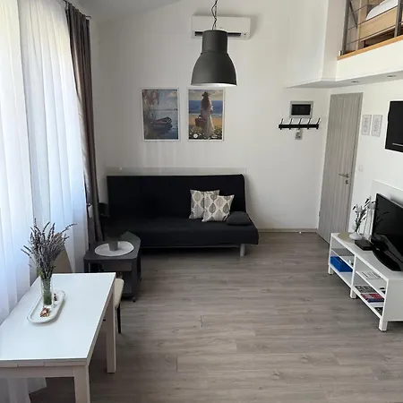 Downtown Apartment *