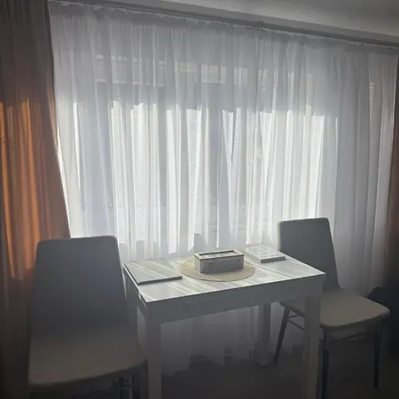 Downtown Apartment *