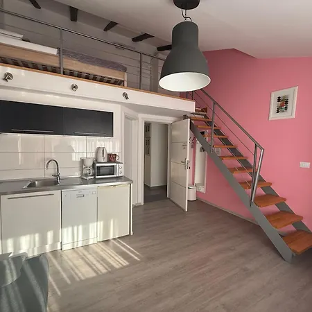 Downtown Apartment *